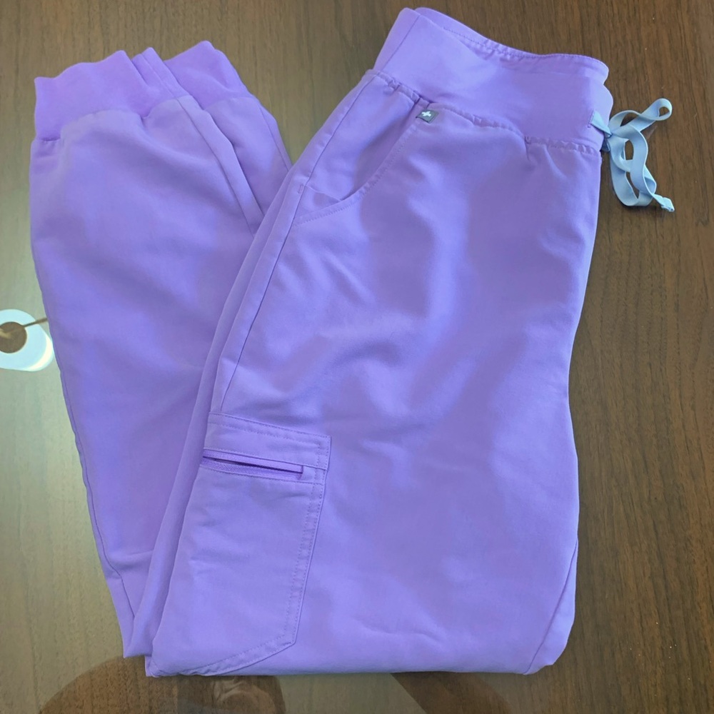 Figs Zamora Jogger Scrub Pants Medium in Lilac Dawn EUC